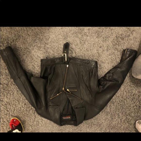 jacket - Picture 2 of 4